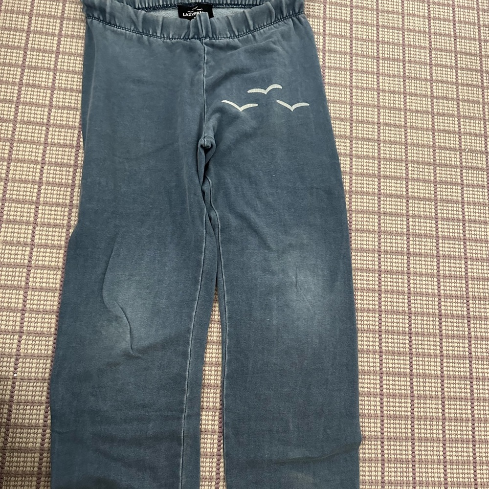 Lazy pants blue size 1
#lazypants #sweatpants #bluesweatpants #bluelazypants